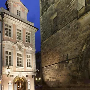 Pod Vezi 4*, Praga Czechy